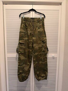 *SANCTUARY CAMO PANTS* - SIZE M